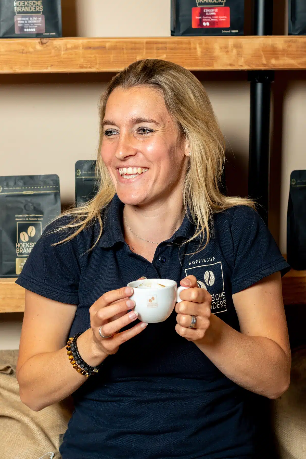 Dé Koffiejuf - Demi Bakhuizen