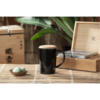 Theemok zwart met filter en deksel sfeer tafel